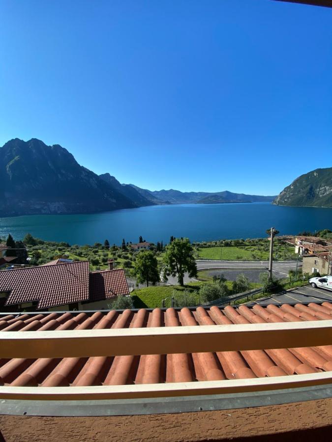 Bella Vista Apartment Riva di Solto Esterno foto